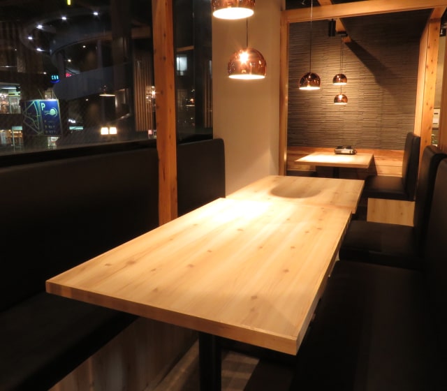 テーブル席半個室 3～4名様×2